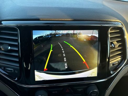 Used 2019 Jeep Grand Cherokee Limited w/ Luxury Group II image 20