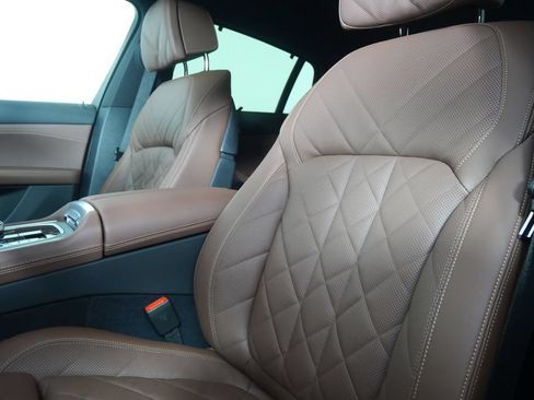 Used 2027 BMW X6 xDrive40i w/ Executive Package AWD/4WD image 10