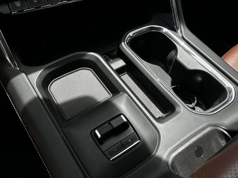 Used 2024 GMC Sierra 2500 Denali Ultimate AWD/4WD image 21