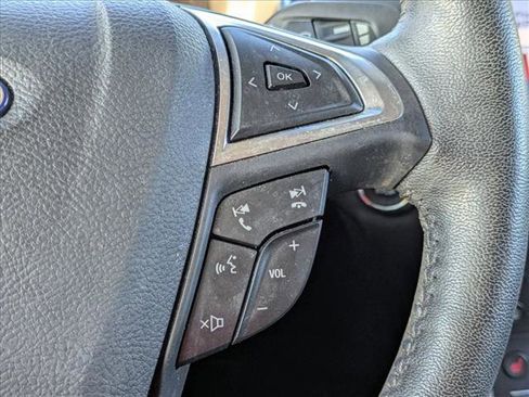 Used 2019 Ford Edge Titanium w/ Cold Weather Package image 11