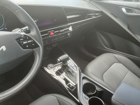 New 2026 Kia Niro EX FWD image 28