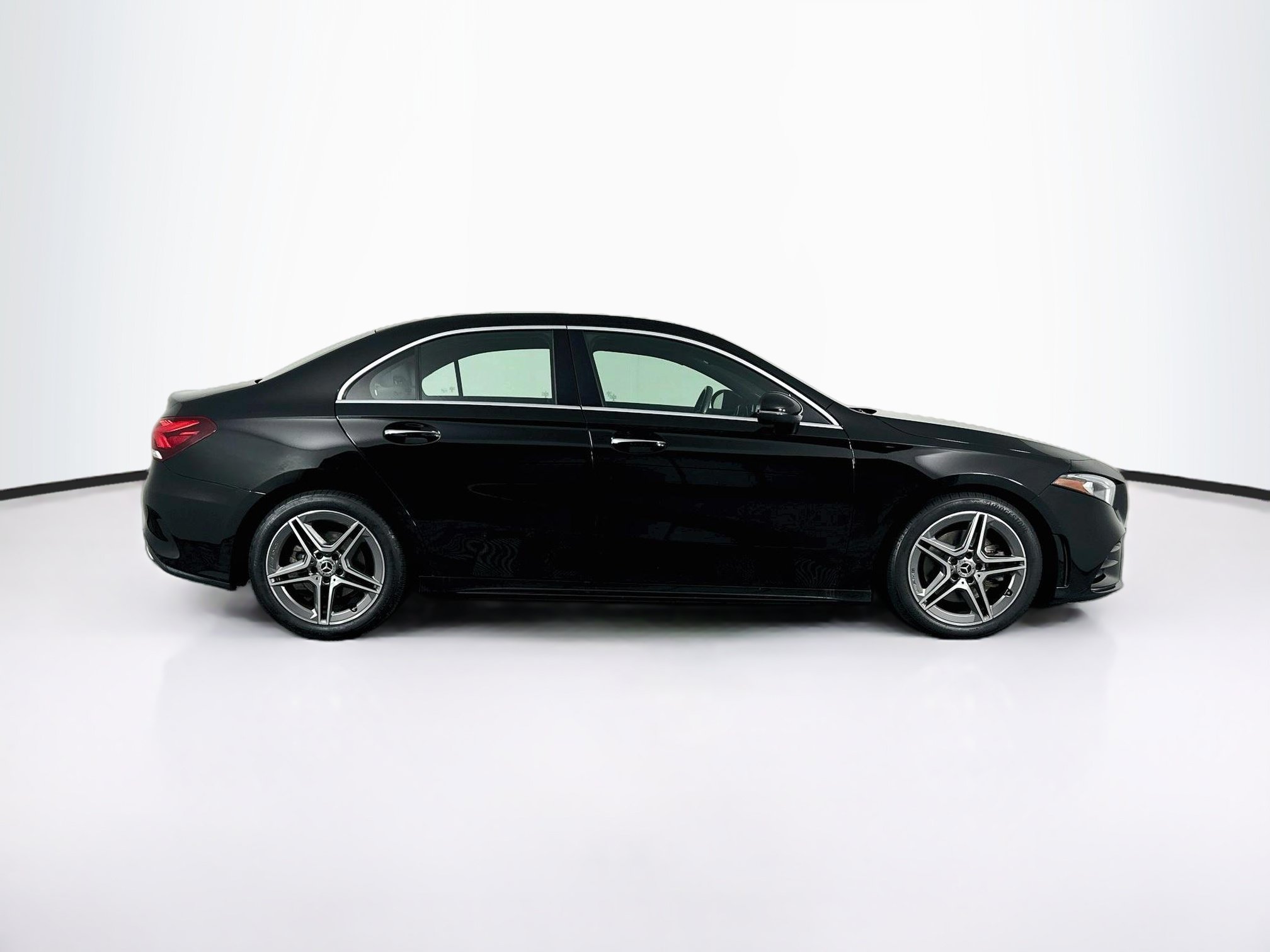 Used 2022 Mercedes-Benz A 220 4MATIC image 10