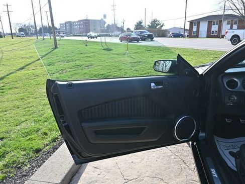 Used 2011 Ford Mustang Shelby GT500 w/ SVT Performance Pkg image 22