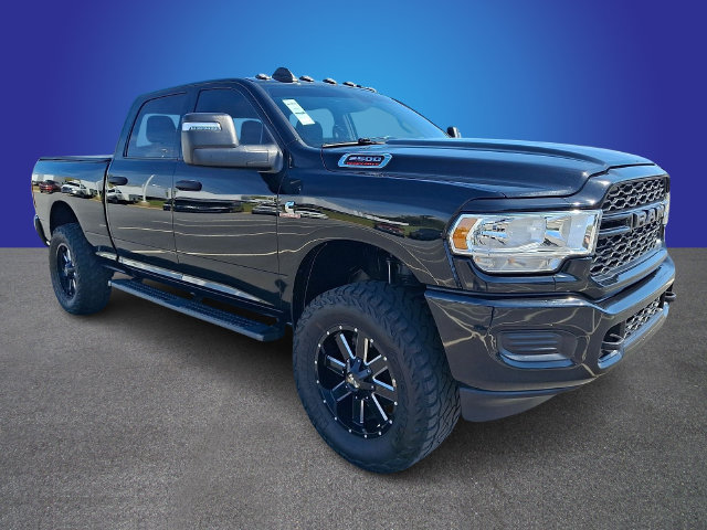 Used 2024 RAM 2500 Tradesman w/ Chrome Appearance Group AWD/4WD image 3