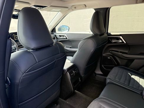 New 2026 Mitsubishi Outlander AWD image 23