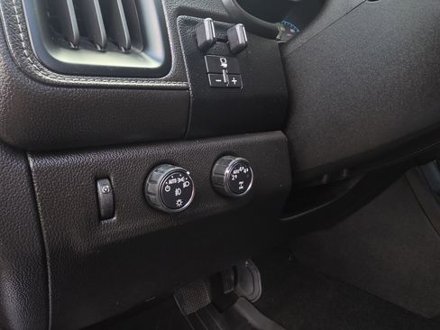 Used 2018 GMC Canyon SLT w/ Driver Alert Package image 13