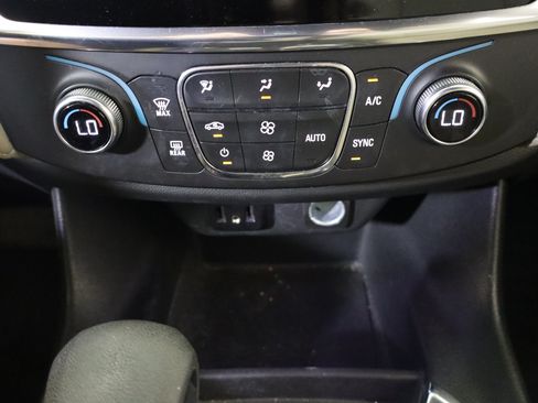 Used 2023 Chevrolet Traverse LS FWD image 26