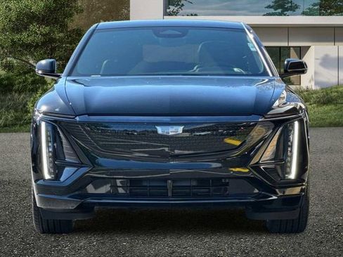 New 2026 Cadillac Lyriq Signature Sport w/ LPO, Floor Liner Package image 9