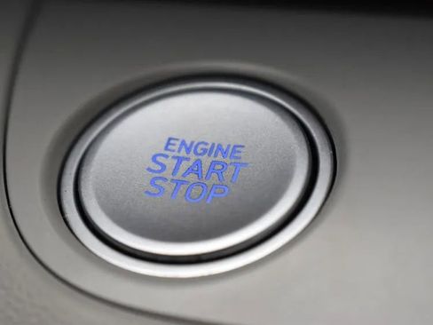 Used 2025 Hyundai Elantra Limited image 27