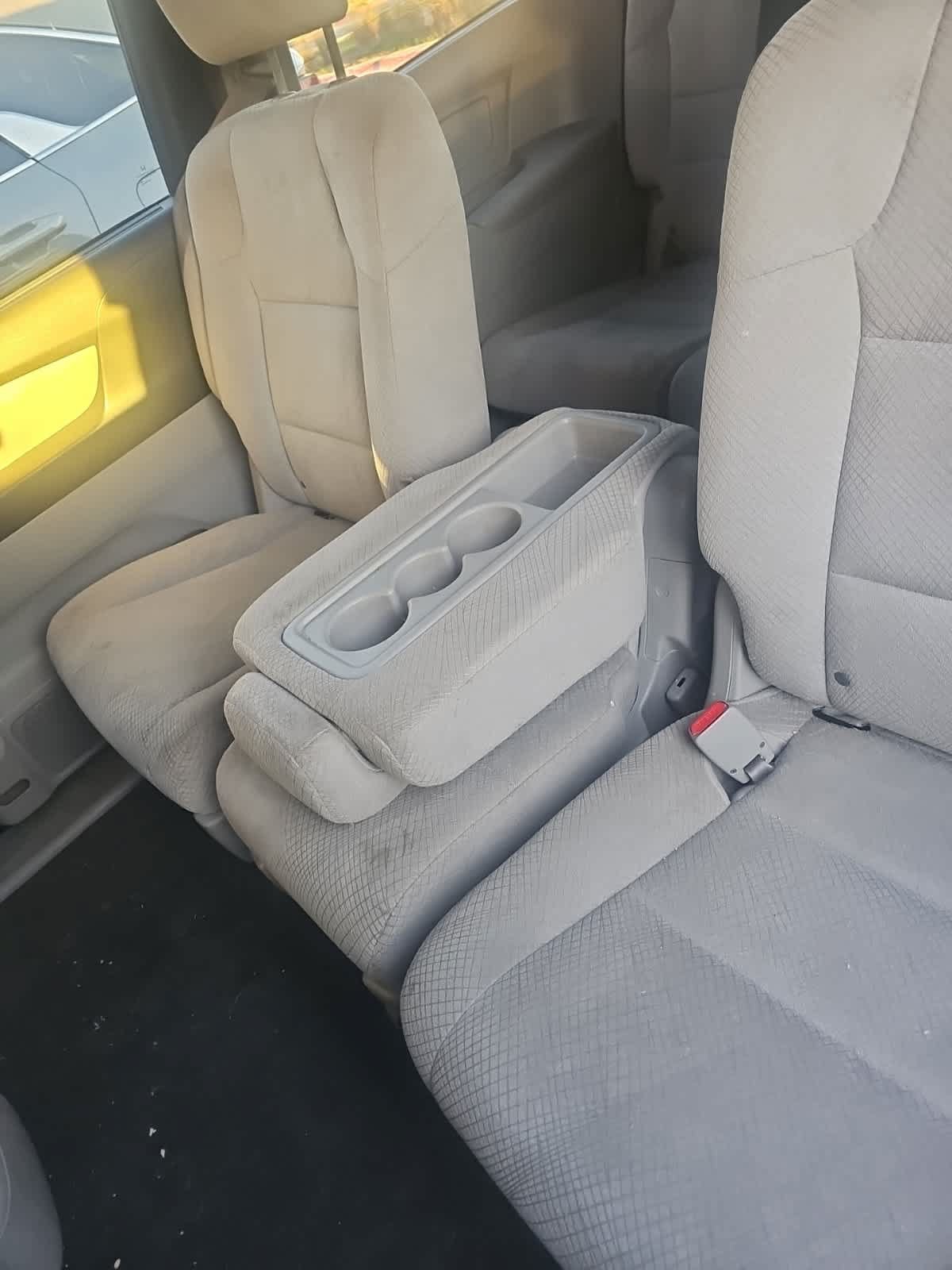 Used 2014 Honda Odyssey EX image 4