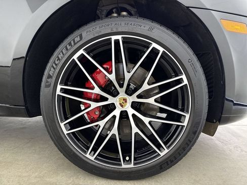 Certified 2022 Porsche Macan S w/ Premium Package Plus AWD/4WD image 15