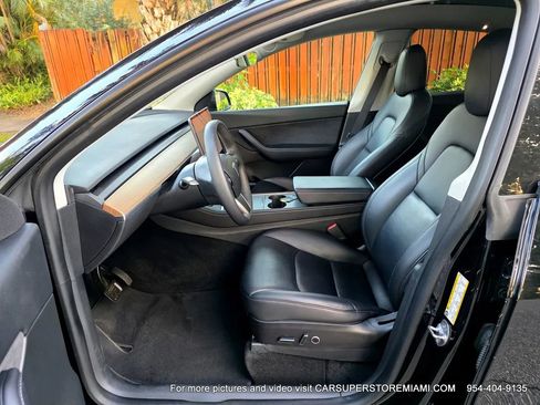 Used 2022 Tesla Model Y Long Range image 27