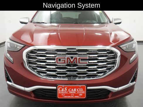Used 2020 GMC Terrain Denali w/ Denali Premium Package AWD/4WD image 2