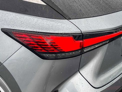 Used 2024 Lexus RX 350 Premium Plus w/ Convenience Package image 8