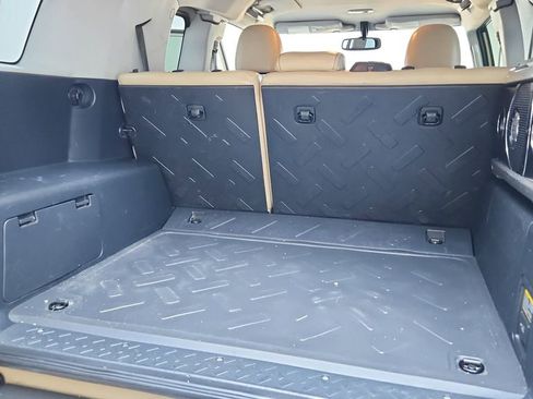 Used 2013 Toyota FJ Cruiser Base image 33