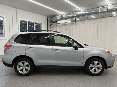 Used 2014 Subaru Forester 2.5i Premium w/ Popular Package #2 AWD/4WD image 4