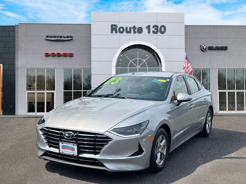 Used 2023 Hyundai Sonata SE FWD image 2