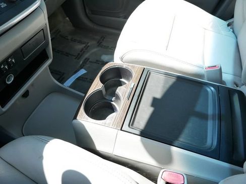 Used 2017 Toyota Sienna XLE FWD image 23