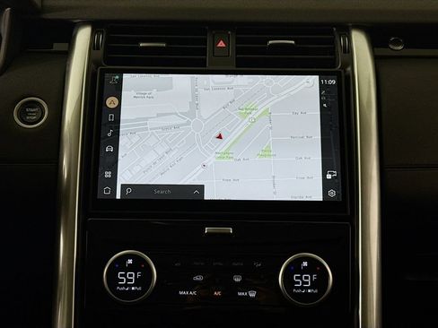 Used 2024 Land Rover Discovery S AWD/4WD image 20