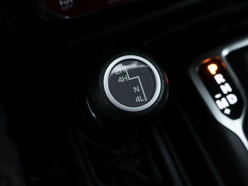 Used 2018 Jeep Wrangler Unlimited Rubicon image 39