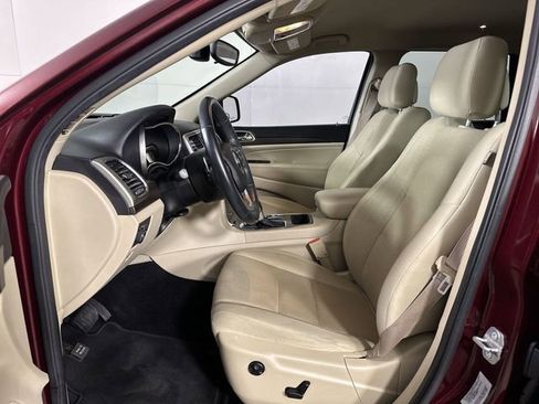 Used 2017 Jeep Grand Cherokee Laredo w/ Quick Order Package 2BE RWD image 19