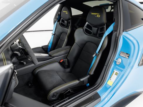 Used 2018 Porsche 911 GT2 RS RWD image 16
