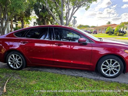 Used 2017 Ford Fusion SE image 11