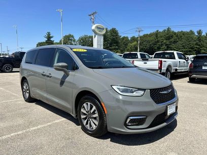 Used 2022 Chrysler Pacifica Touring-L