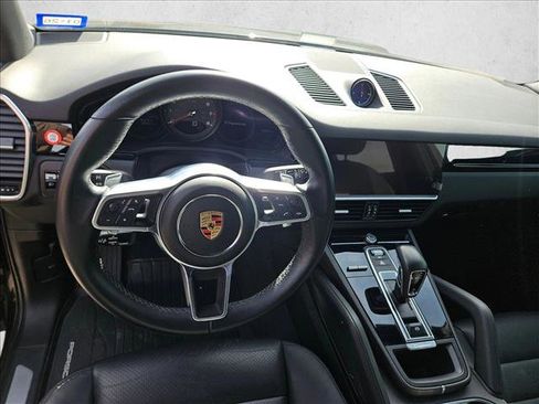 Used 2021 Porsche Cayenne image 15