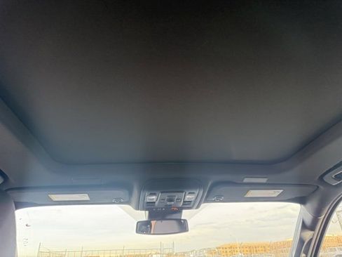 Used 2025 Chevrolet Tahoe Z71 w/ Comfort Package image 10