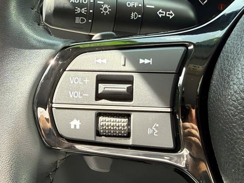 Used 2024 Honda Pilot Touring image 16