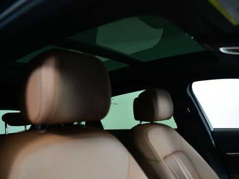 Used 2019 Audi e-tron Premium Plus image 12