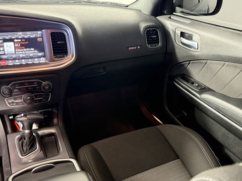 Used 2022 Dodge Charger Scat Pack RWD image 15