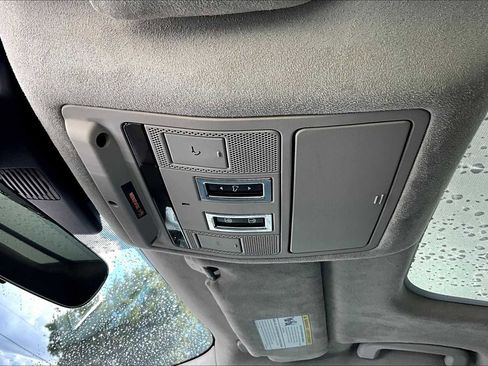 Used 2019 Jaguar F-PACE Premium image 65