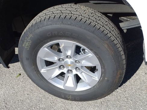 Used 2024 Chevrolet Silverado 1500 Custom w/ Turbomax Blackout Package image 17