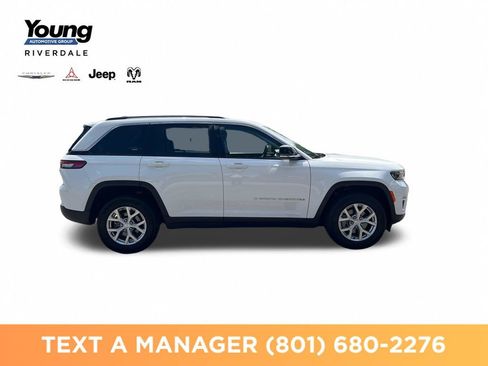 Used 2023 Jeep Grand Cherokee Limited w/ Trailer Tow Prep Group (B) AWD/4WD image 6