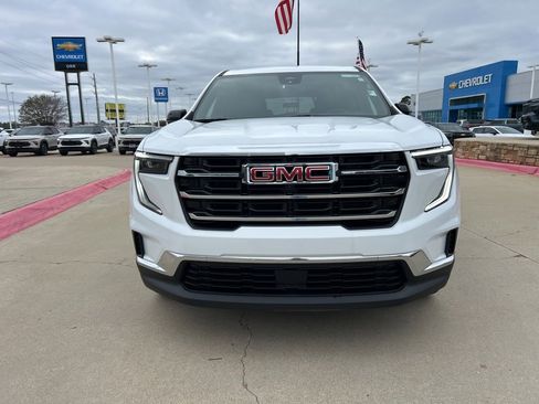 Used 2025 GMC Acadia Elevation image 3