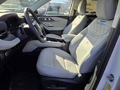 New 2026 Ford Explorer Platinum w/ LUX Leather Package image 8