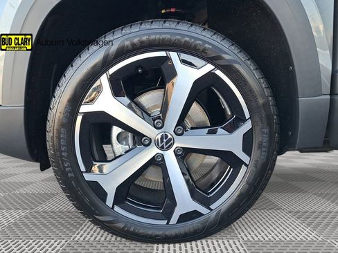 New 2025 Volkswagen Taos SEL AWD/4WD image 11