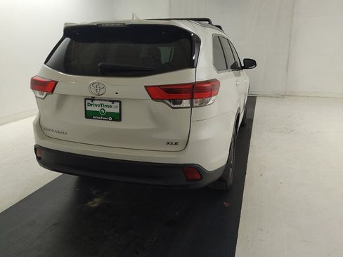 Used 2019 Toyota Highlander XLE FWD image 7