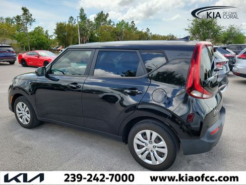 Certified 2022 Kia Soul LX image 8