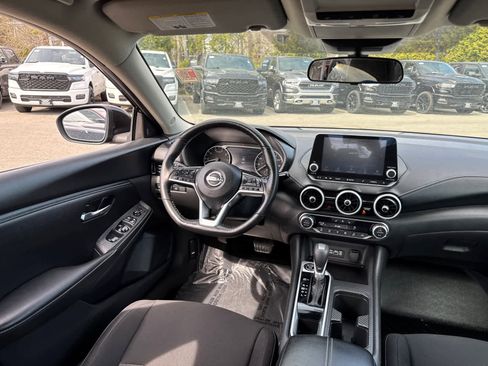 Used 2025 Nissan Sentra SV w/ All-Weather Package FWD image 30
