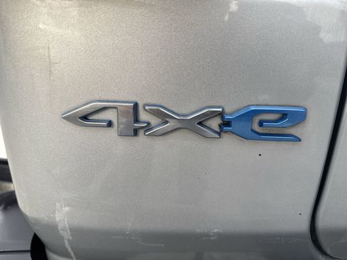 Used 2022 Jeep Wrangler Unlimited Sahara w/ Cold Weather Group image 32