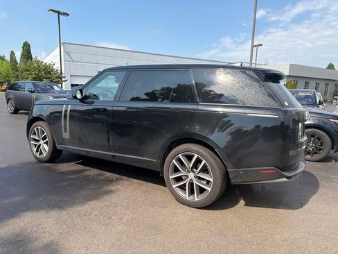 Certified 2025 Land Rover Range Rover Long Wheelbase SE AWD/4WD image 6