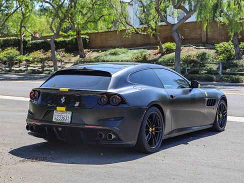 Used 2017 Ferrari GTC4Lusso AWD/4WD image 25
