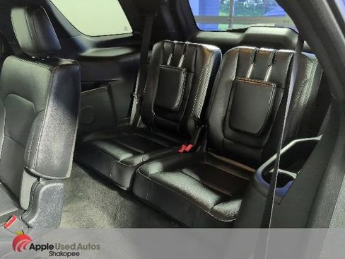 Used 2016 Ford Explorer XLT w/ Equipment Group 202A AWD/4WD image 32