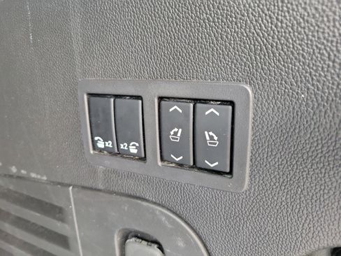 Used 2017 Chevrolet Tahoe Premier image 18