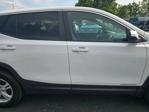 Used 2021 GMC Terrain SLE FWD image 28