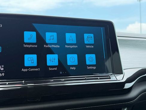 New 2026 Volkswagen Atlas Cross Sport SE AWD/4WD image 14