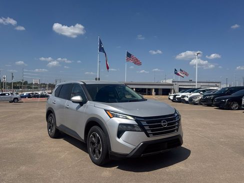 Certified 2024 Nissan Rogue SV AWD/4WD image 1